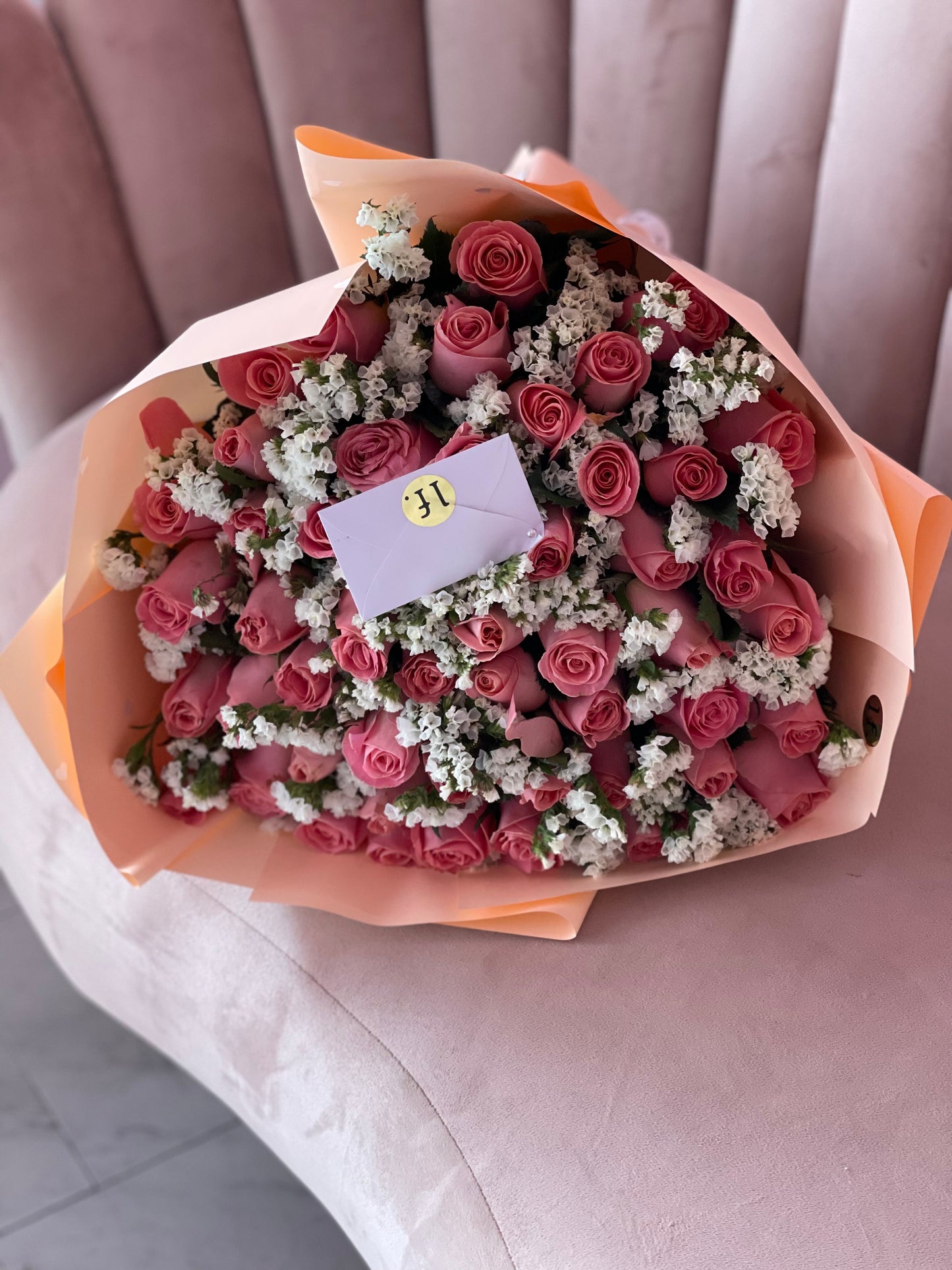 Rosas y Leticia